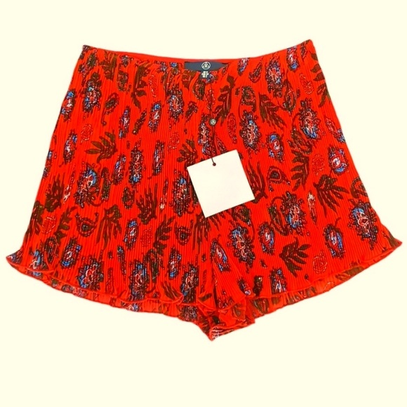NWT MISS-GUIDED Red Paisley Flowy Chiffon High-Waisted Zip Shorts Light Breezy 2 - Picture 7 of 16